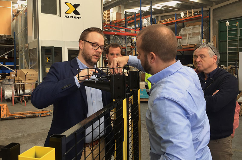 X-Tray-education-at-Axelent-in-Spain.jpg)