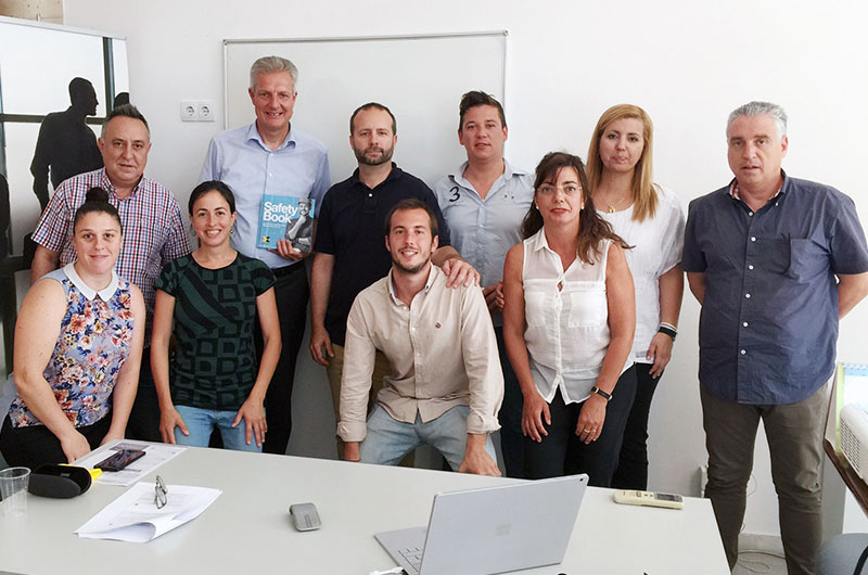 Safety-education-Matthias-Schulz.jpg)