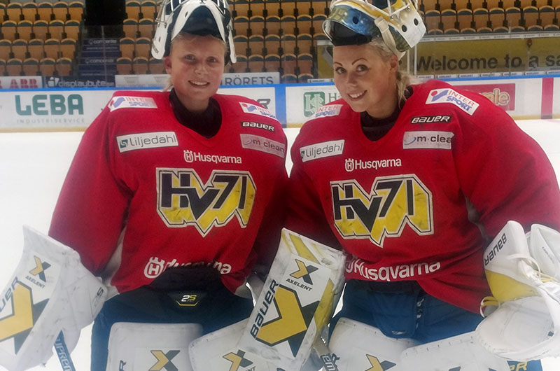 HV71-dam-Wilma-och-Sabina.jpg)