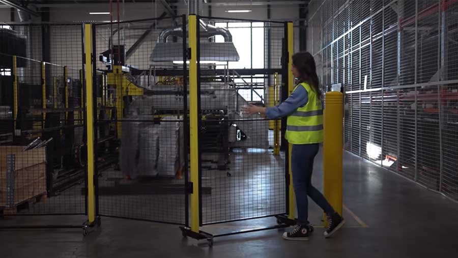 Plateforme sur roulettes pour panneaux mobiles